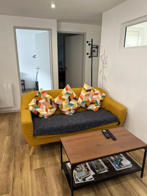 Joli Loft Lägenhet Ploërmel Exteriör bild