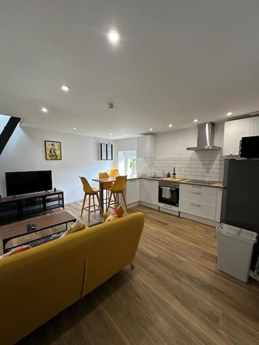 Joli Loft Lägenhet Ploërmel Exteriör bild